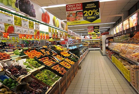 Las tiendas de descuento se hacen cargo del mercado en Polonia 3 Interior de una tienda Biedronka en Białystok / Fotografía: Henryk Borawski, via Wikimedia Creative Commons