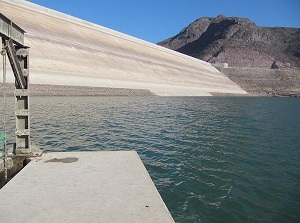 Embalse Puclaro desde el agua / Foto: Junta Vigilancia Río Elqui