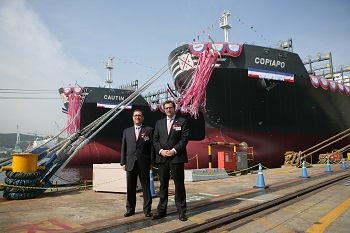 CSAV recibe nuevos buques portacontenedores 3 En la foto (de der. a izq) Francisco Pérez Mackenna, presidente del directorio de CSAV y Oscar Hasbún, gerente general de la compañía.
