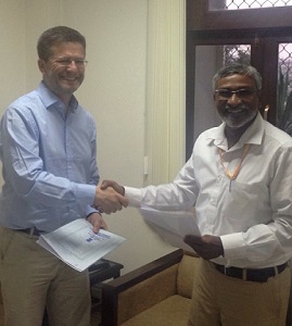 En la foto Pablo Urria, director de Asuntos Económicos Bilaterales de la Direcon, y Dammu Ravi, secretario Adjunto del Ministerio de Industrias y Comercio de India / Foto: Direcon