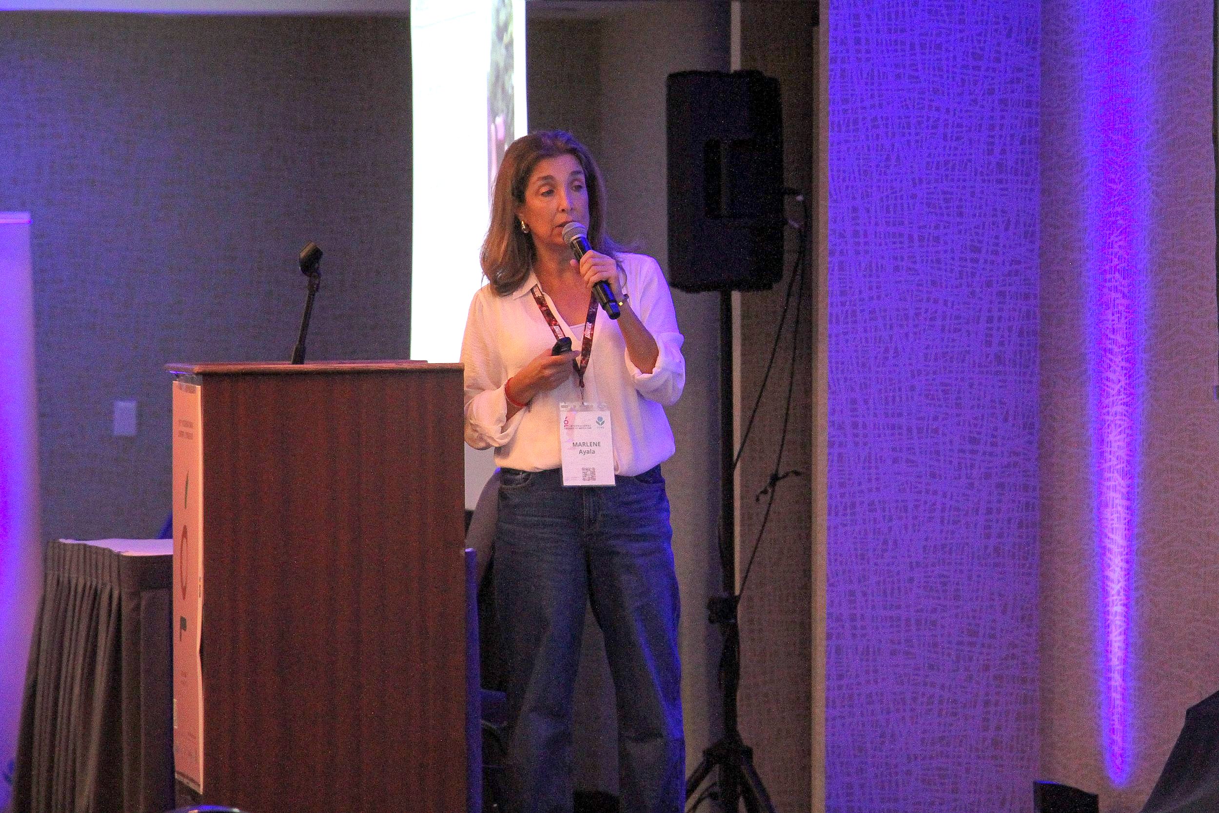 Investigadora chilena expone sobre la realidad de la cereza