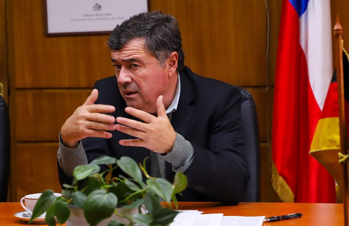 Cambios en el Ministerio de Agricultura de Chile: Esteban Valenzuela deja el cargo por motivos políticos