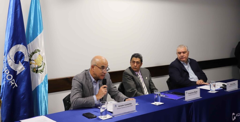 Miles de contenedores están detenidos en el Puerto Santo Tomás, Guatemala
