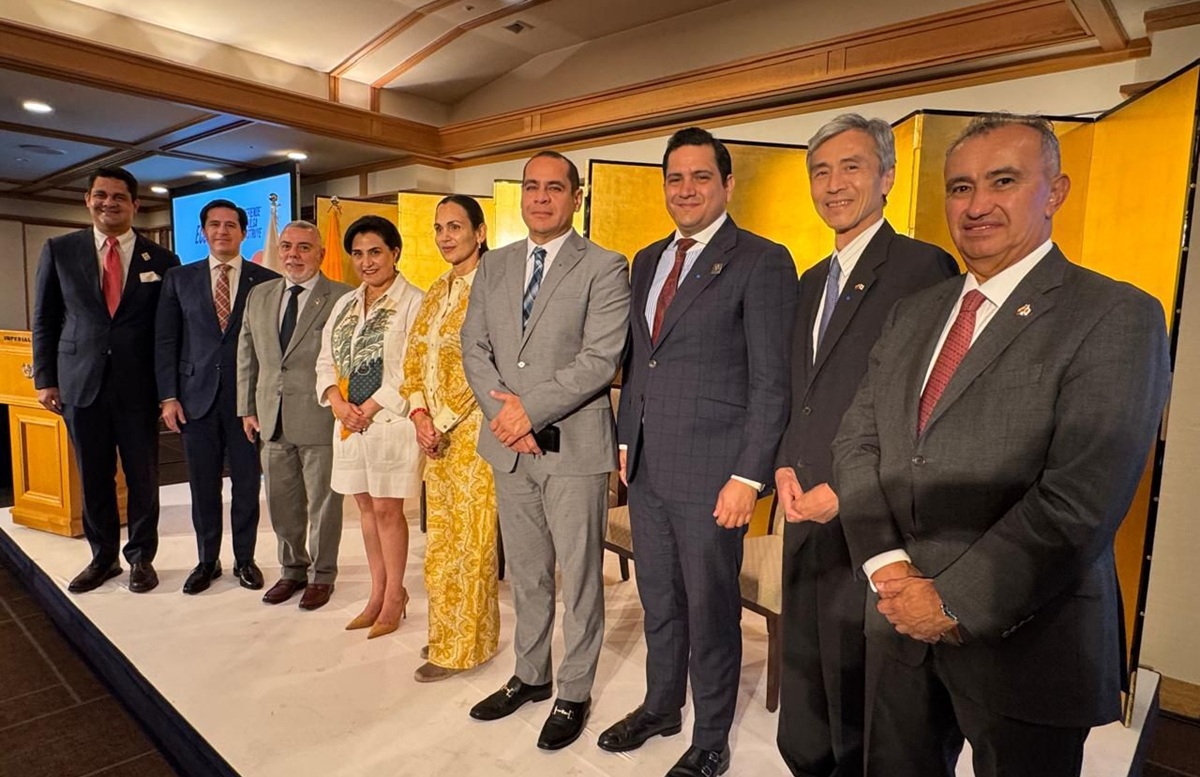 Industria del banano de Ecuador afianza lazos con Japón en exitosa gira comercial