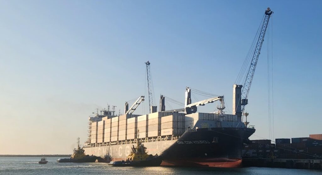 El Puerto de Fortaleza comenzó la temporada de exportación de frutas hacia Europa
