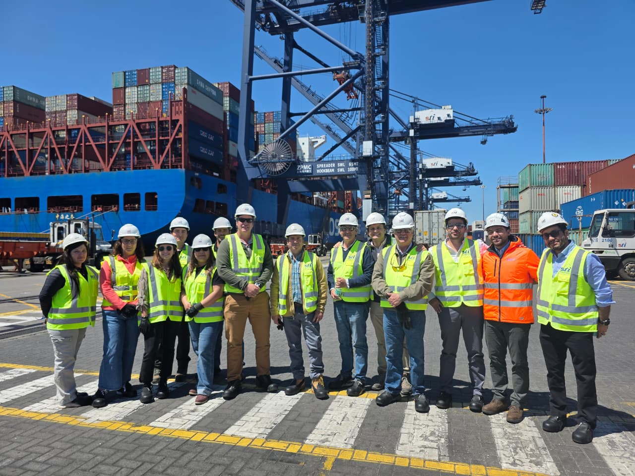 Industria de cerezas chilenas visitan STI para conocer el manejo de carga refrigerada 3 Visita de exportadores a STI