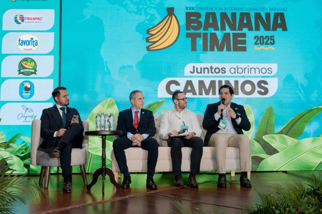 Ecuador busca liderar la medición de huella hídrica del banano con apoyo de la FAO Ecuador busca liderar la medición de huella hídrica del banano con apoyo de la FAO