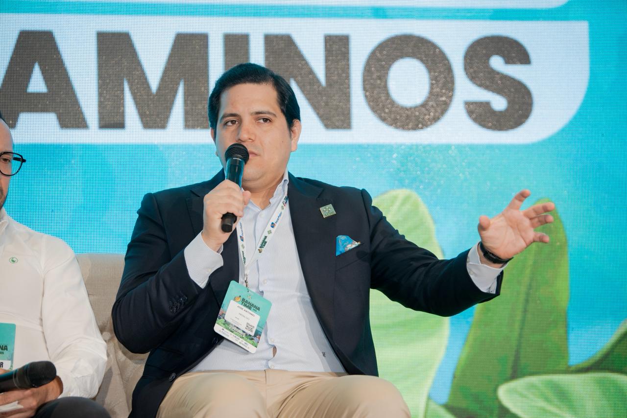 Ecuador busca liderar la medición de huella hídrica del banano con apoyo de la FAO 3 Director general de AEBE y coordinador del Clúster Bananero y Platanero del país, José Antonio Hidalgo