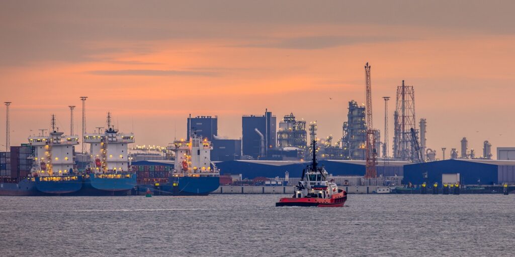 Huelgas afectan operaciones en los puertos de Rotterdam y Amberes Huelgas afectan operaciones en los puertos de Rotterdam y Amberes