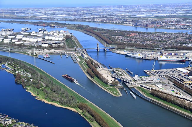 la huelga en el puerto de Rotterdam termino