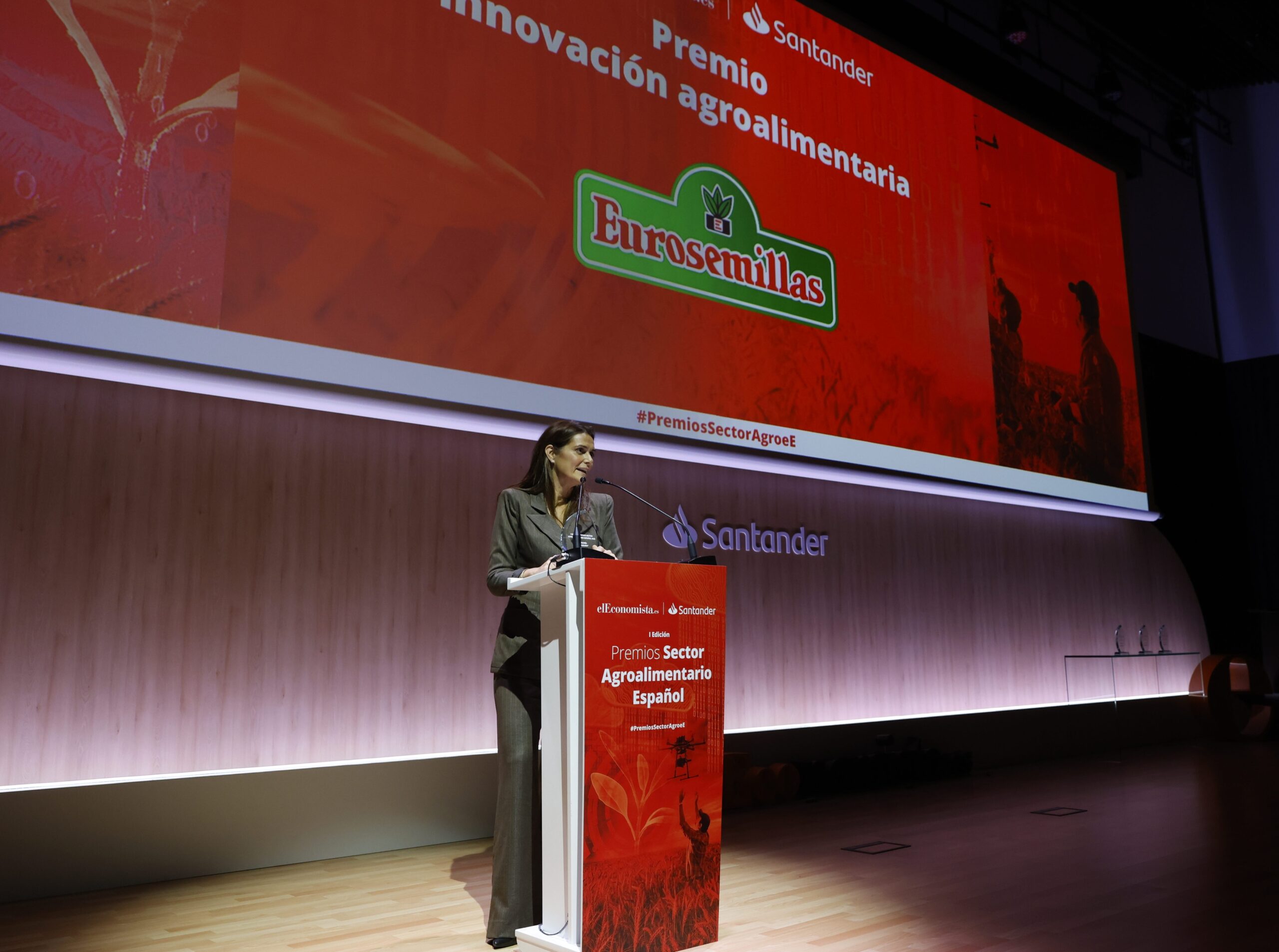 Premios del Sector Agroalimentario reconoce a Eurosemillas por su trabajo en innovación 5 Premios del Sector Agroalimentario reconoce a Eurosemillas por su trabajo en innovación