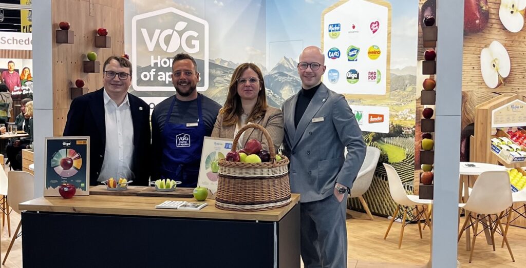 VOG reafirma su liderazgo en manzanas ecológicas en BIOFACH 2026 con oferta anual y fuerte innovación varietal