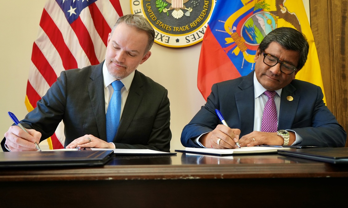 Ecuador y Estados Unidos firman acuerdo comercial que impulsará las agroexportaciones ecuatorianas