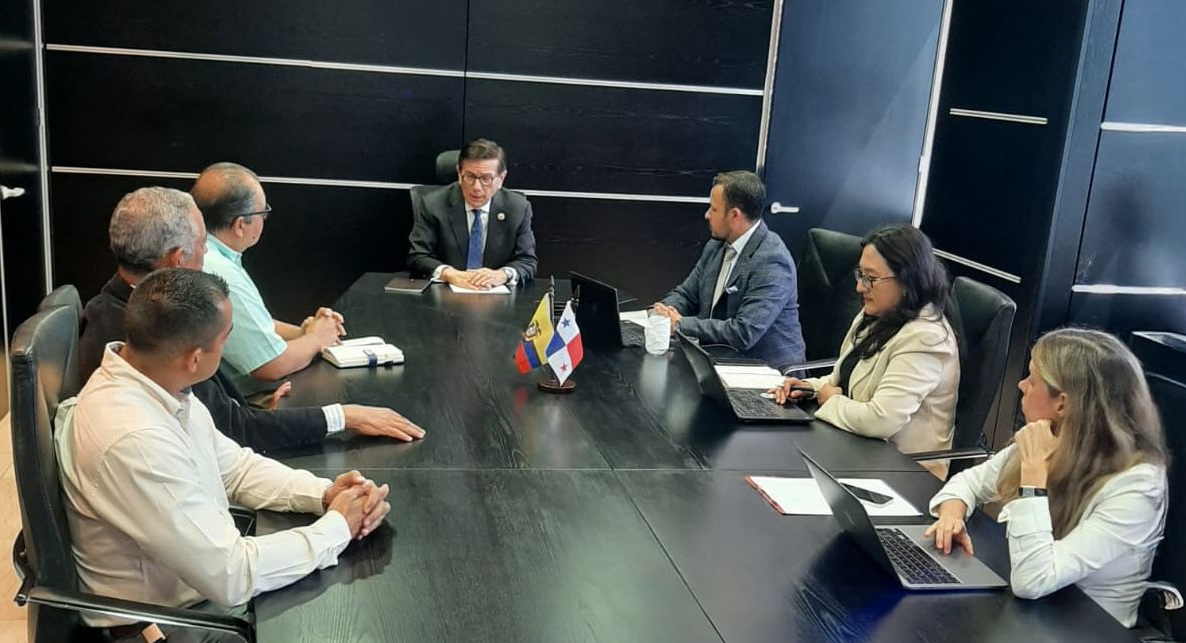 Ecuador y Panamá fortalecen cooperación fitosanitaria para garantizar el comercio del banano