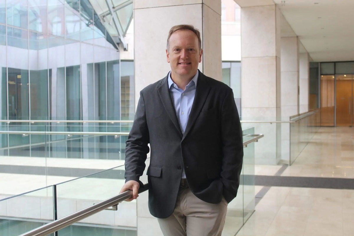 Conflicto entre Irán y Estados Unidos genera incertidumbre en mercados y presiona al petróleo