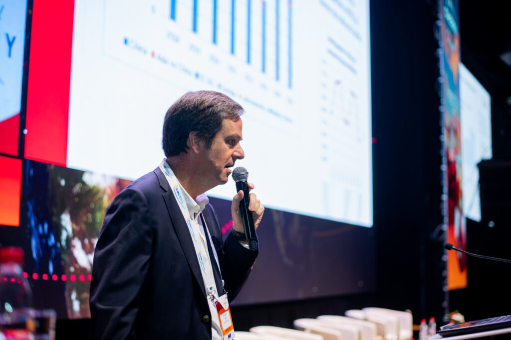 Claudio Vial: el desaf&iacute;o clave del mercado de cerezas