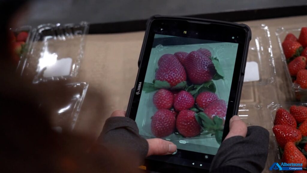 Albertsons incorpora herramienta con IA para fortalecer control de calidad de frutas y verduras frescas