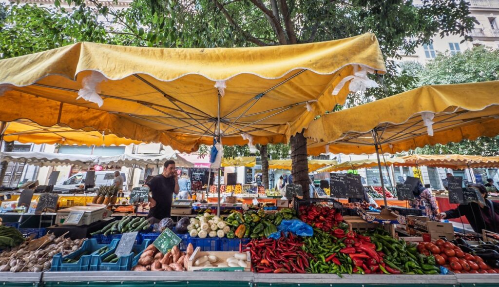 Francia ratifica su derecho a prohibir importaciones de productos frescos contaminados provenientes de países fuera de la UE