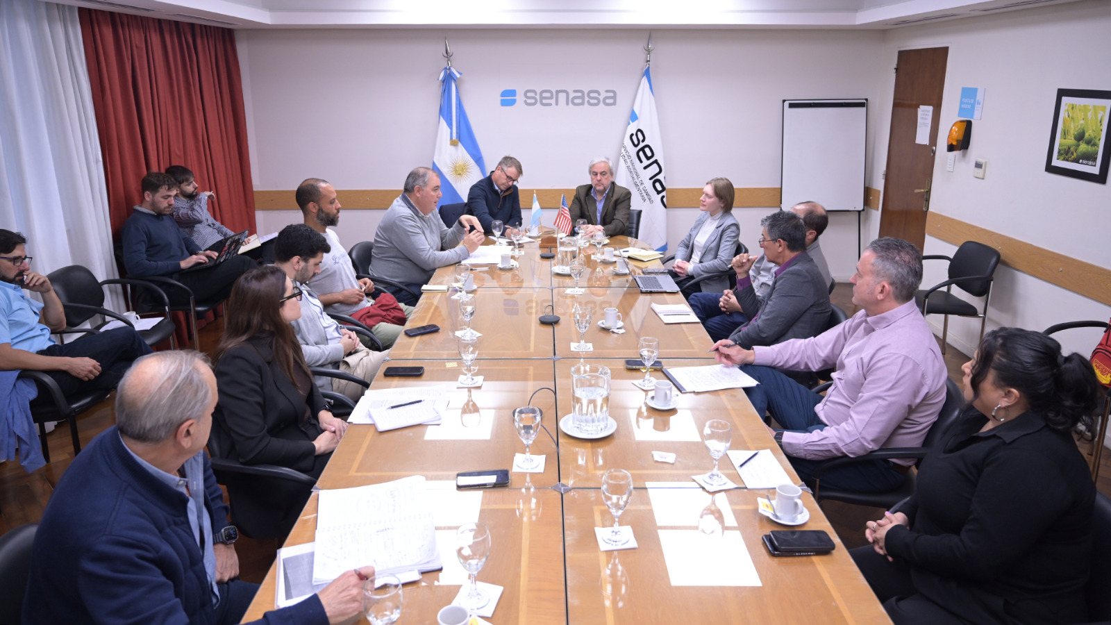 Estados Unidos refuerza cooperación fitosanitaria con Argentina para las exportaciones de fruta fresca