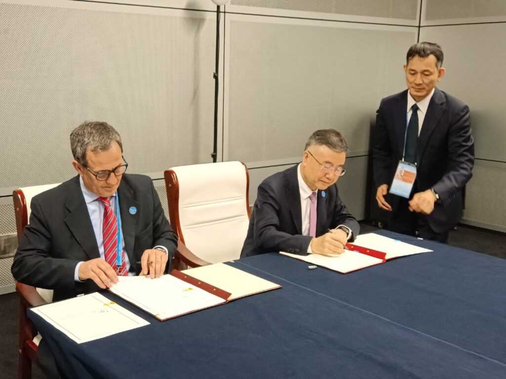 Chile suscriben acuerdo para facilitar las exportaciones de fruta fresca al mercado chino