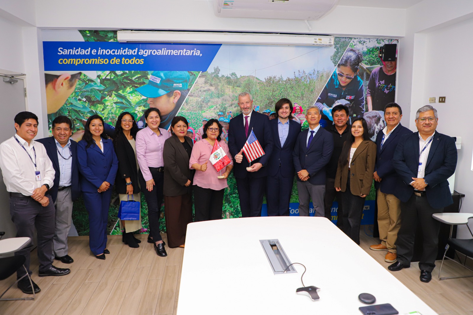 Agroexportaciones peruanas fortalecen cooperación sanitaria con Estados Unidos 2 Reunión entre autoridades del SENASA y APHIS