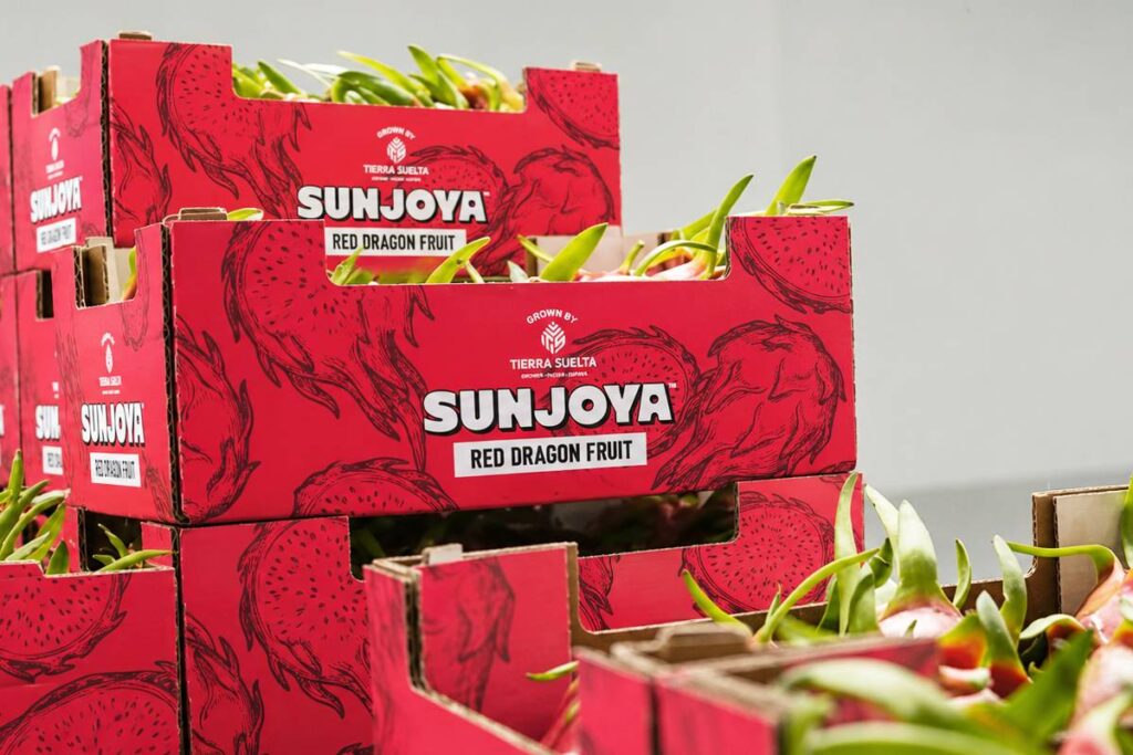 Tierra Suelta impulsa la temporada alta de fruta del dragón en retailers de EE.UU